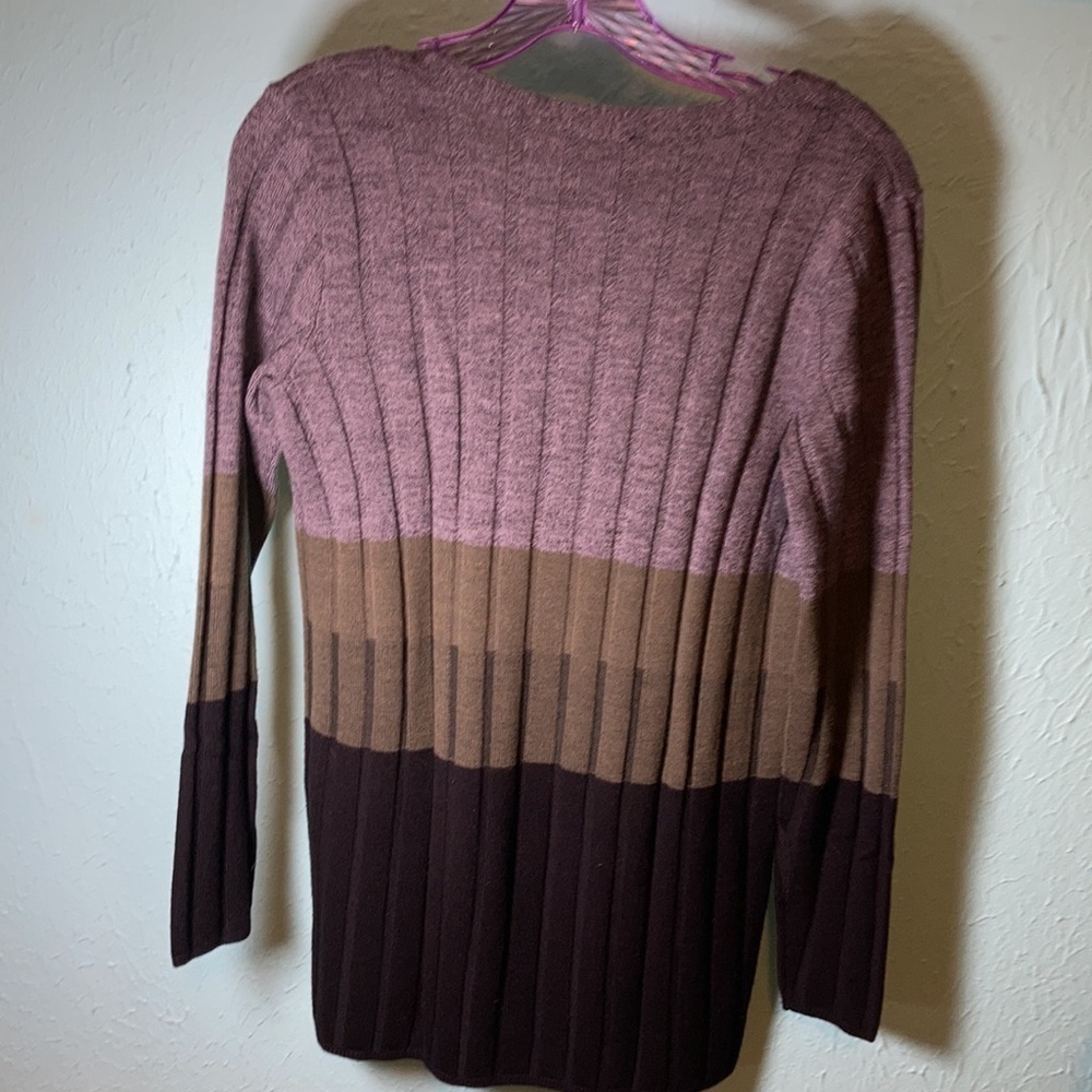 Pendleton V-neck Sweater - Picture 4 of 5